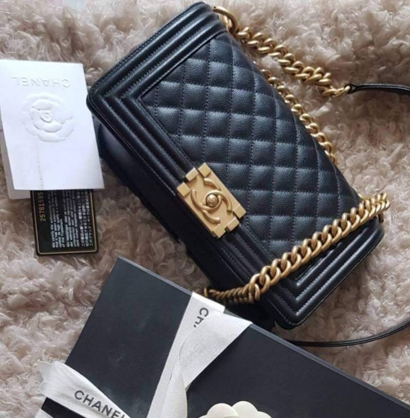 Chanel Boy 10